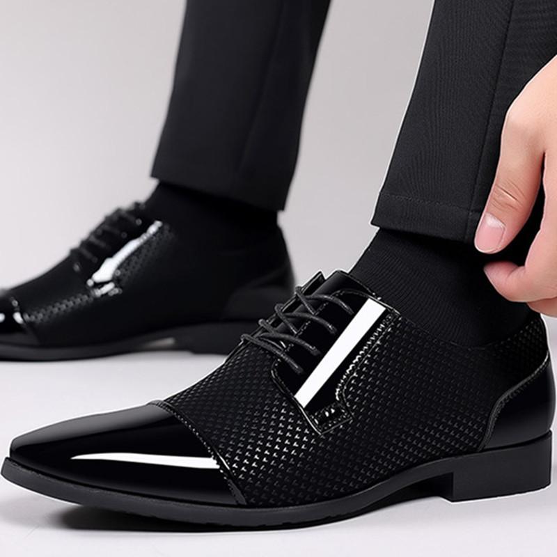 Модные мужские туфли дерби на шнуровке из лакированной кожи — фото 3