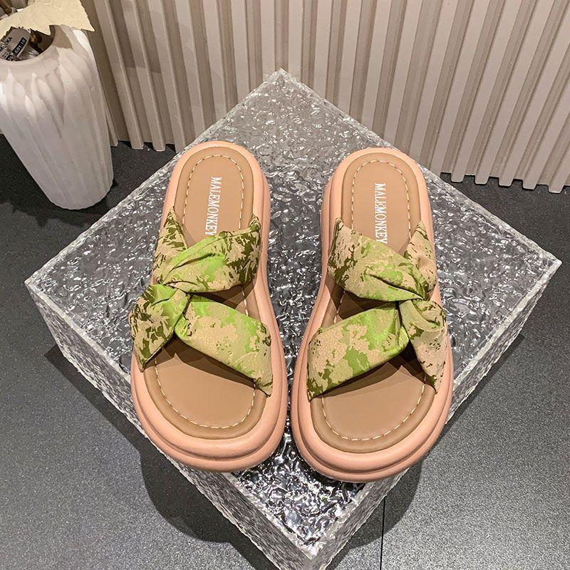

Cool slippers women s summer wear 2025 new high-end with skirt platform beach sandals fashion pregnant women one-word 40 зелёный