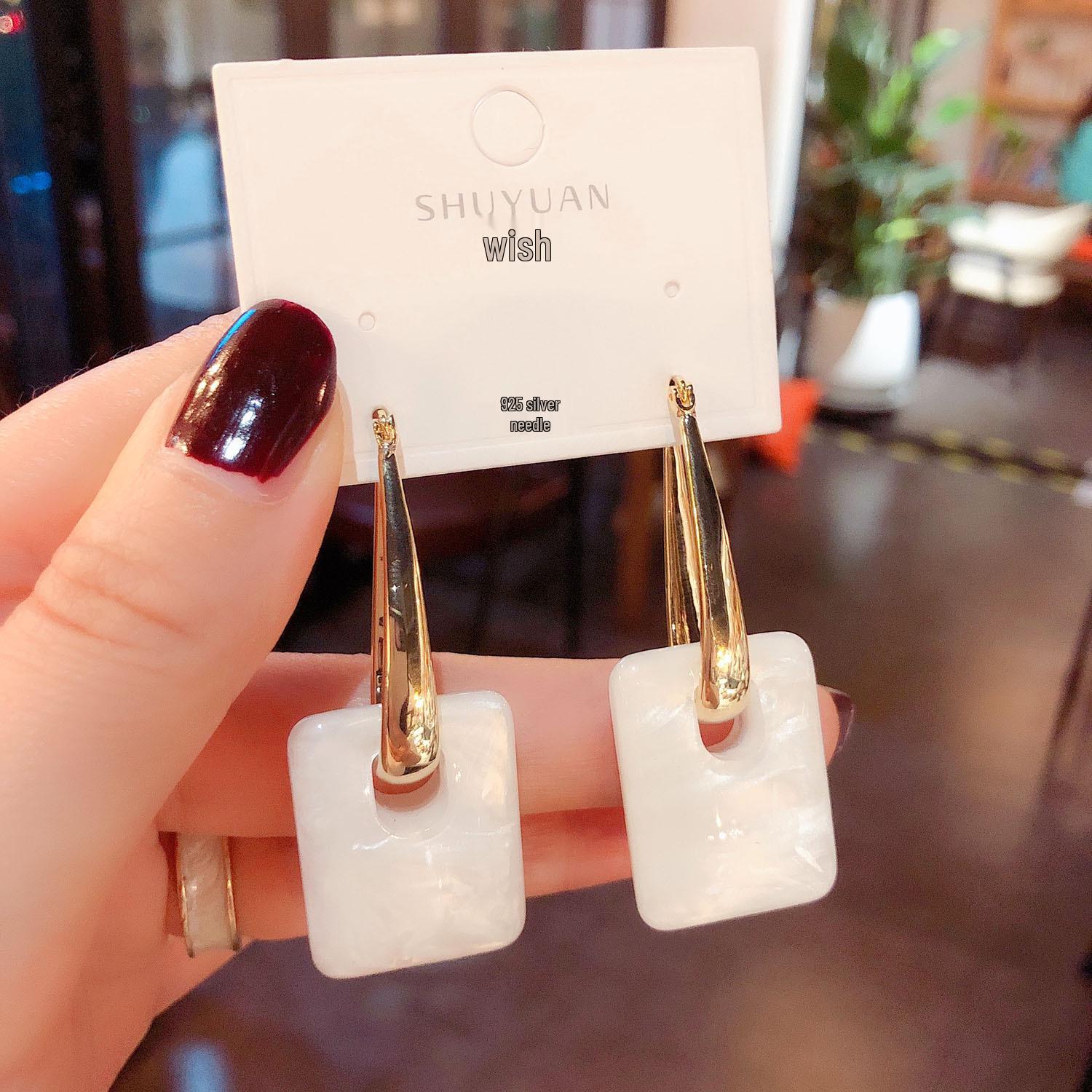 

Ретро Геометрические Акриловые Квадратные Серьги - Корейский Стиль белый