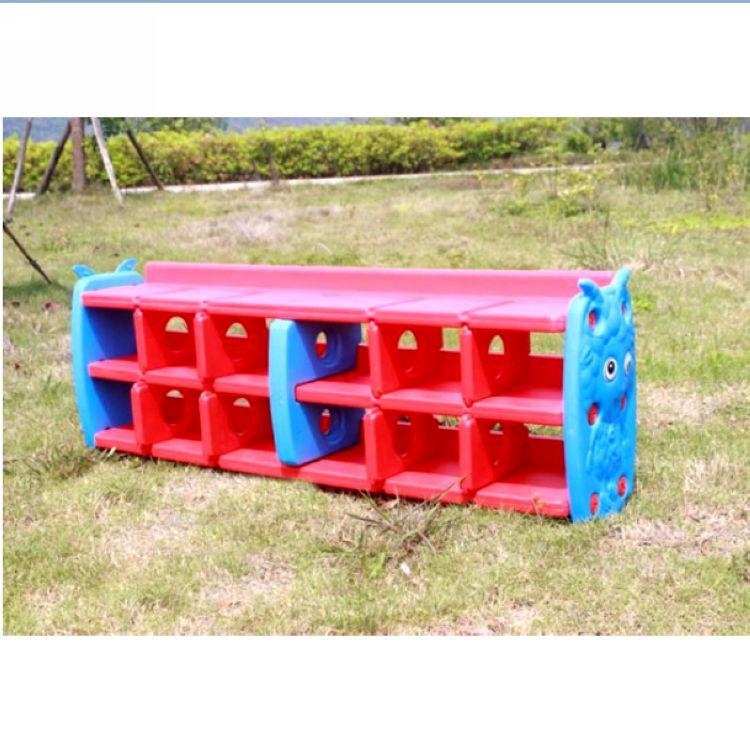 Depozitare pantofi copii din plastic: Raft Thomas pentru Grădiniță, Centre Părinte-Copil & Organizarea Jucăriilor