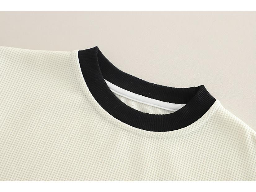 Jungen Colorblock Langarm Sweatshirt & T-Shirt Set mit modischen Kleinkindjeans.