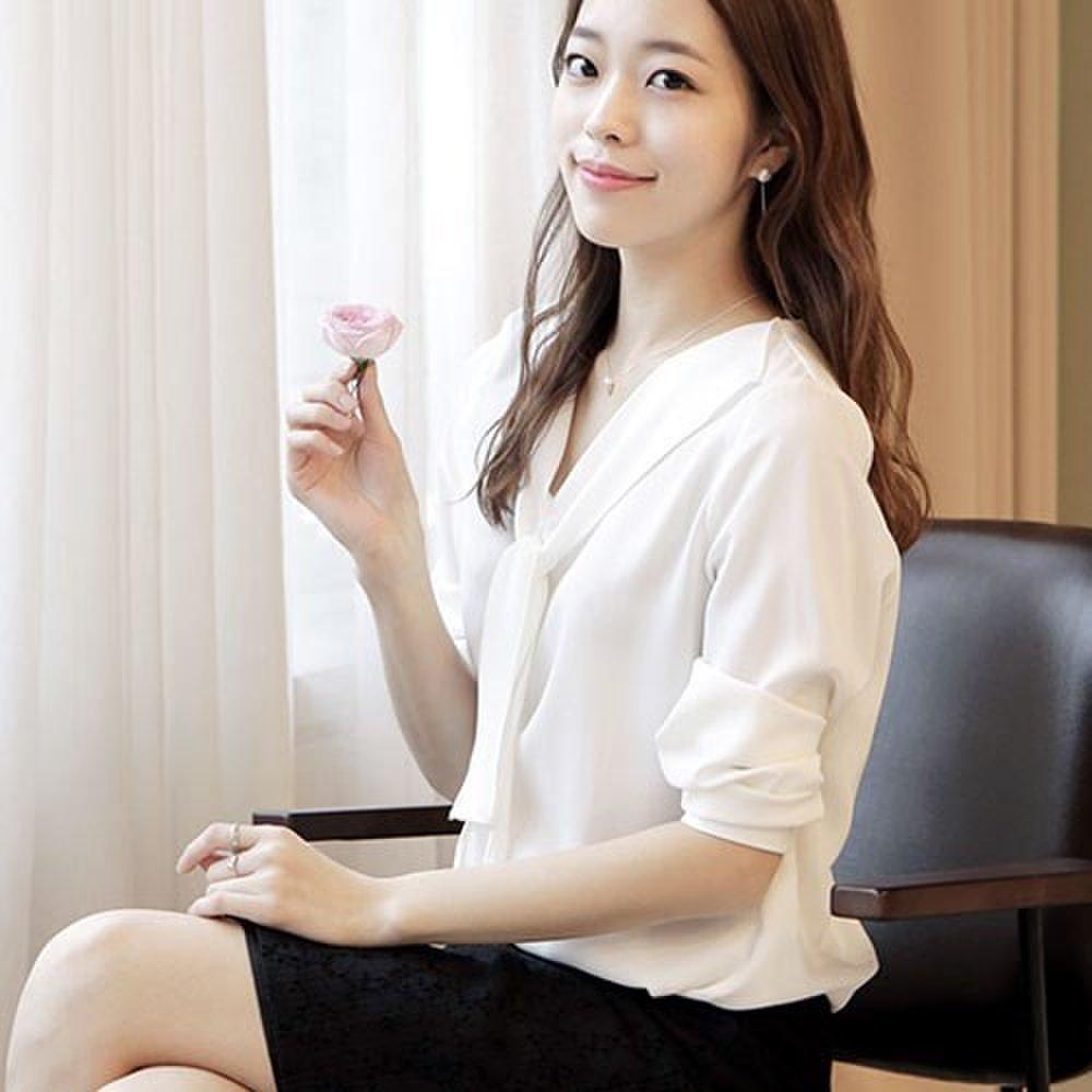 J.Lauren 02N0519 Pearl and Gold Leaf Silver Necklace