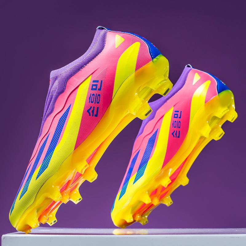 20252025 Seamless Fly-woven Football Shoes Men's and Women's Low-top Students' Broken Nails and Spikes Competition Training Shoes