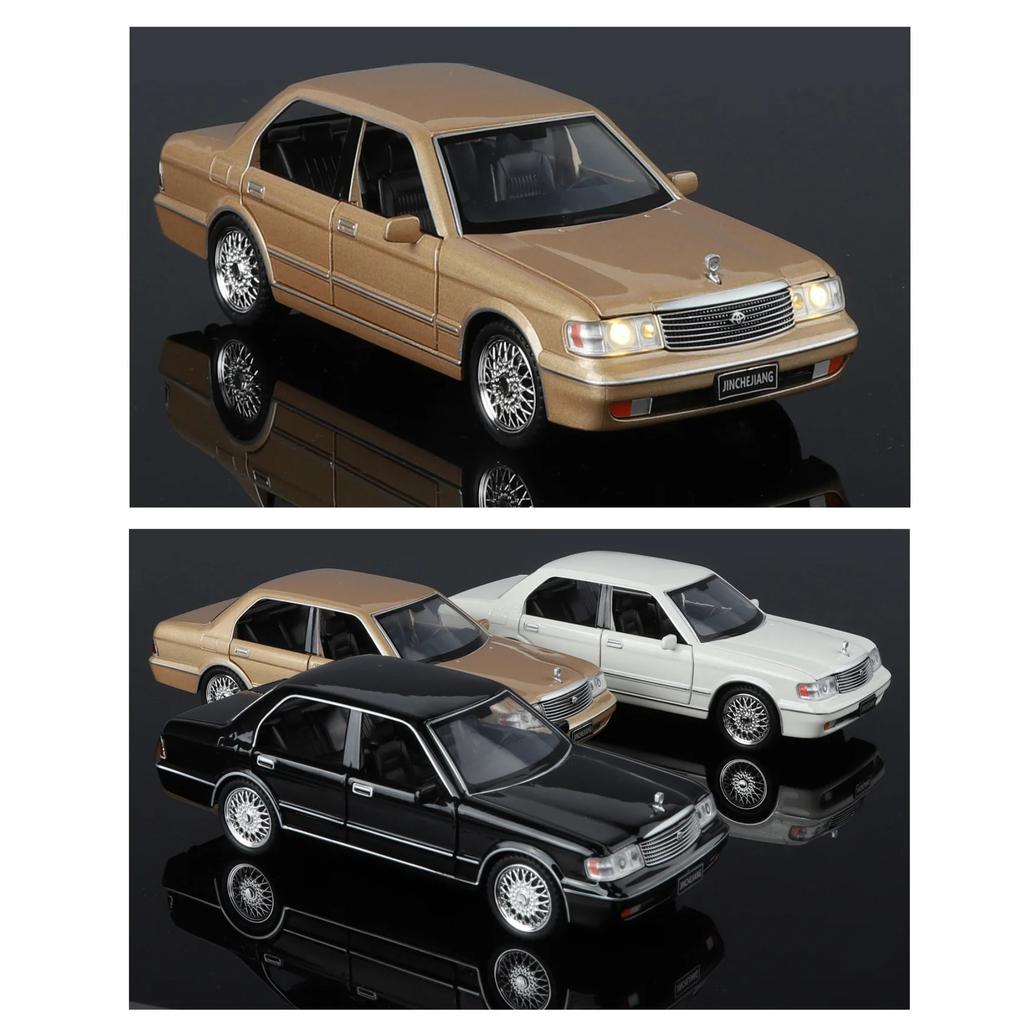 1/32 Toyota Crown Alloy Car Model Sound and Light Pull Back Children's Toy Collectibles Birthday gift