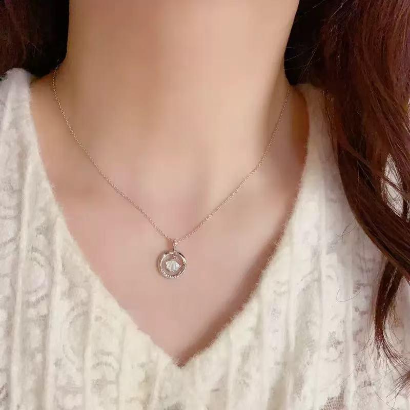 Gold Titanium Steel Fan-Shaped Clavicle Necklace for Women - Creative Autumn Accessory