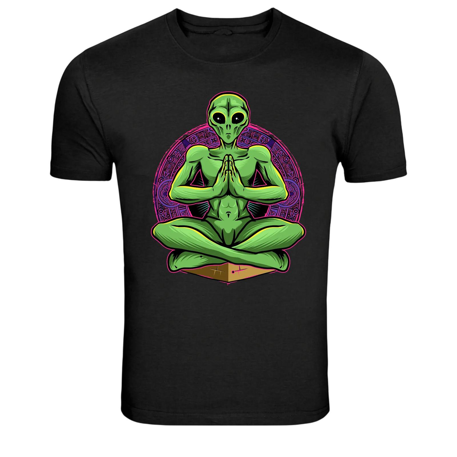 Meditating Alien Yoga Spiritual Graphic T-Shirt XXL