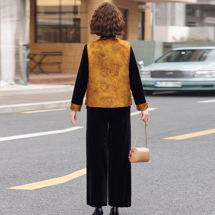 Mom's 2026 New Style Spring Autumn Velvet Tang Suit Shawl Jacket for Middle-aged Women