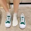 Weiße Canvas-Sneaker mit dicken Sohlen für Damen im Frühling und Herbst, trendige neue All-Match-Freizeit-Sneaker von Minority