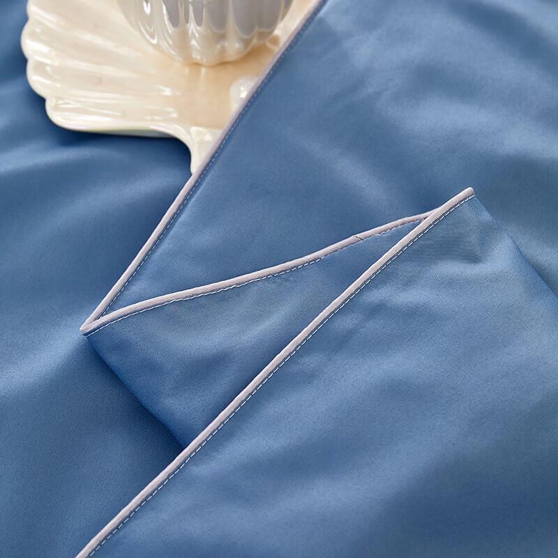 BGM-B2409 All-Season Comforter