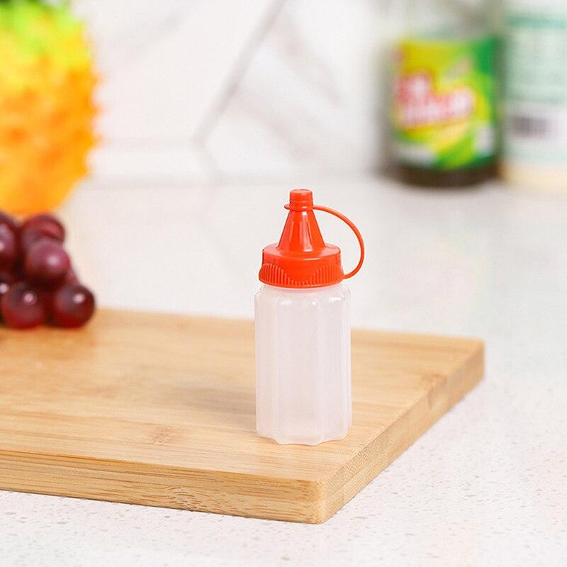 4PCS Kitchen Household Sauce Vinegar Squeeze Bottle Portable Outdoor Barbecue Picnic Feast Bottle Kitchen Accessories Small Tool