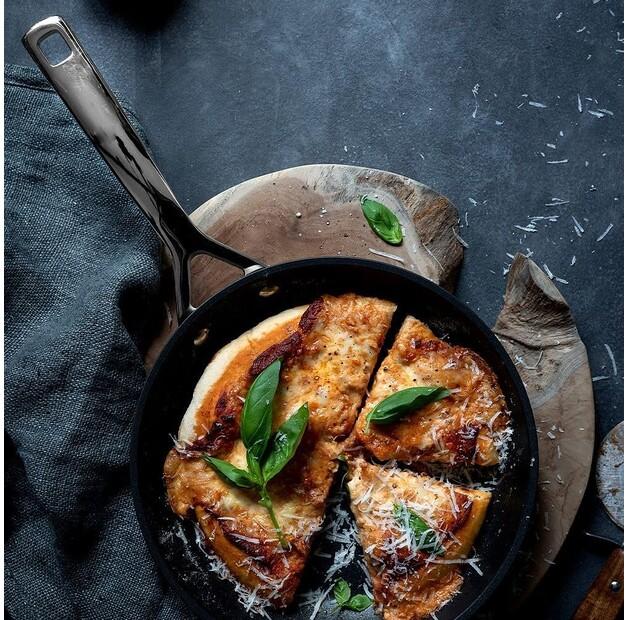 Aluminum Frying Pan with High Sides and an Additional Handle Le Creuset 24 Cm (51101240010002)