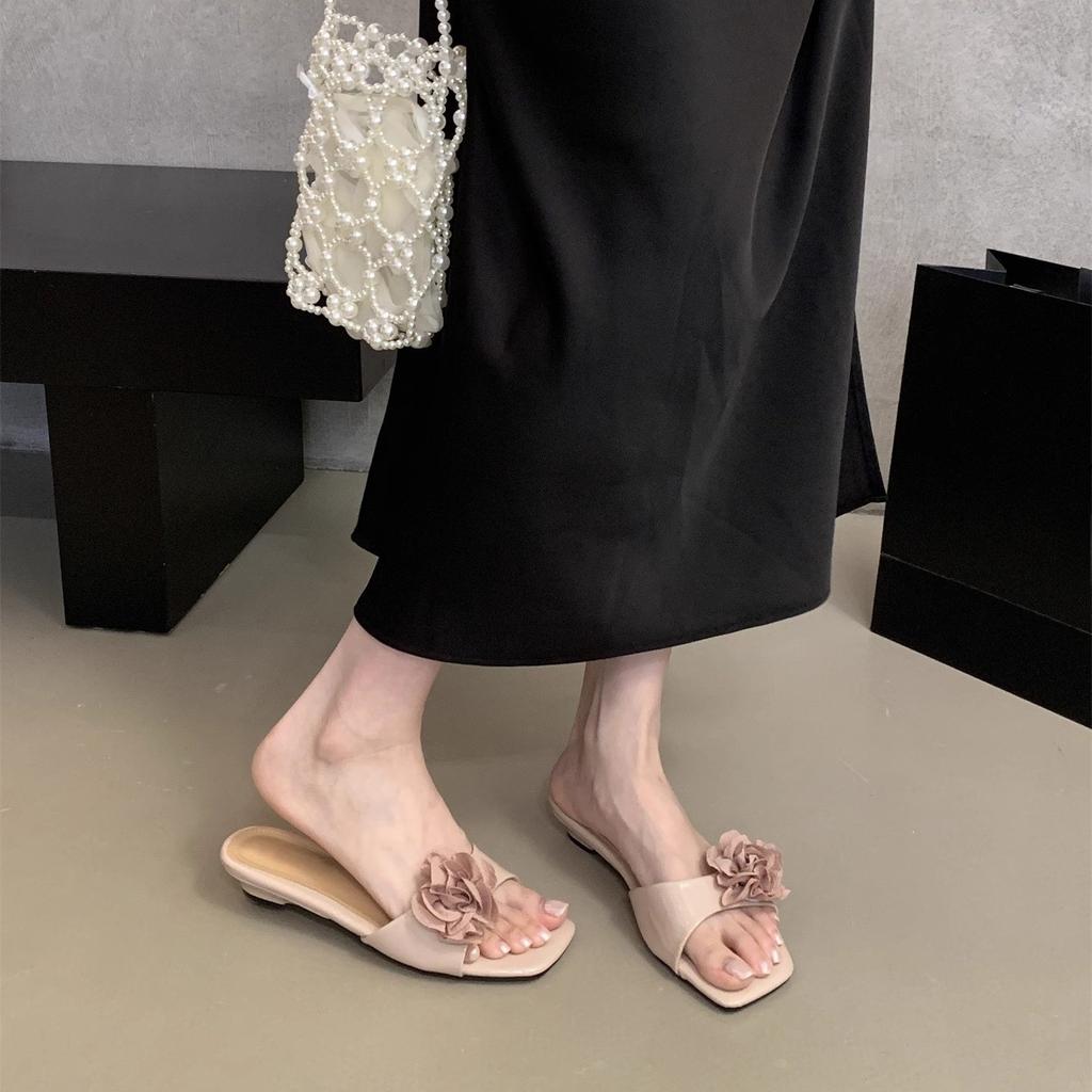French Beautiful Flower Open-toed Slippers for Women's Outer Wear Summer New Models with Skirts Temperament Square Head Cool Slippers