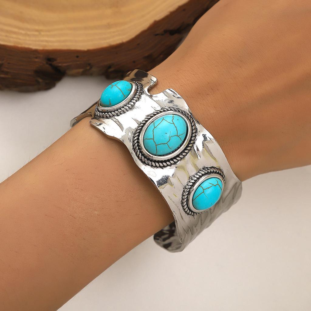 Antique Copper Tone Gypsy Metal Carving Cuff Bracelets& Bangles For Women Bohemian Turquoise Beaded Bangle Jewelry Gifts