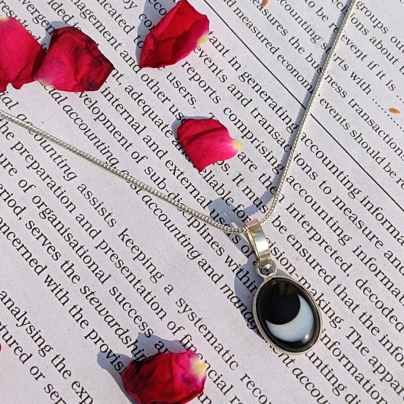 

Charm Moon Eye Gemstone 925 Sterling Silver Plated Pendant чорний