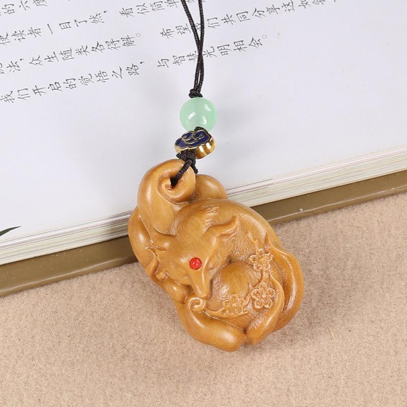 Sandalwood Nine-Tailed Fox Pendant: Retro Keychain & Phone Charm Gift