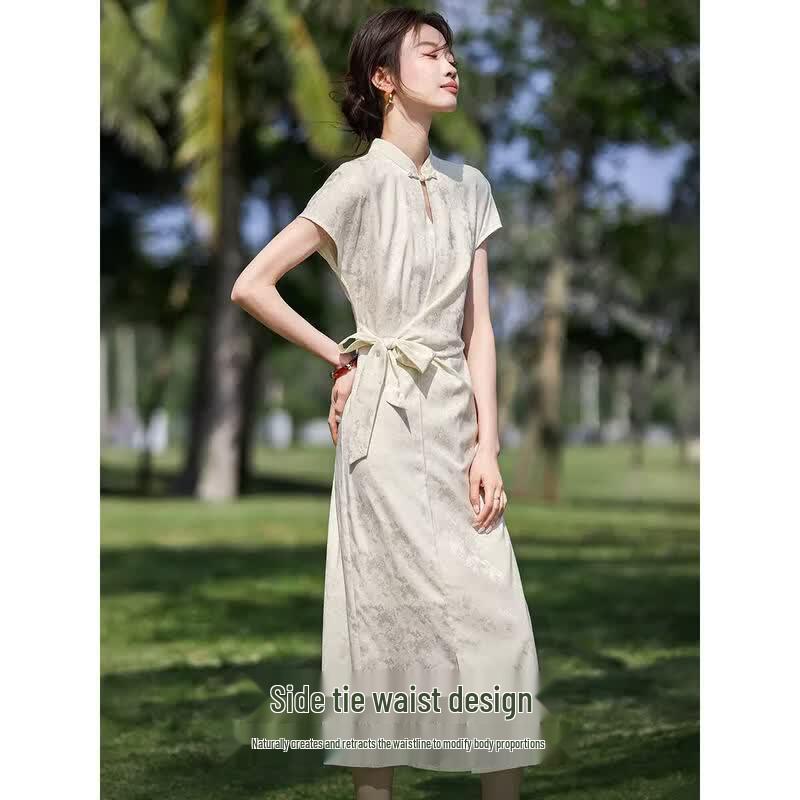 Neues Jacquard-Cheongsam-Kleid im chinesischen Stil