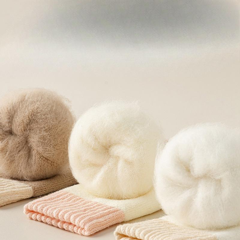 Fleece and Thickened Warm Cashmere Socks, Autumn and Winter Sleeping Fleece Mid-calf Socks, Solid Color Casual Home Floor Socks