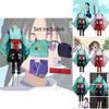 Stilvolle Cosplay-Kleidung mit grünen und roten Sets, perfekt für Anime- und Spieleveranstaltungen
