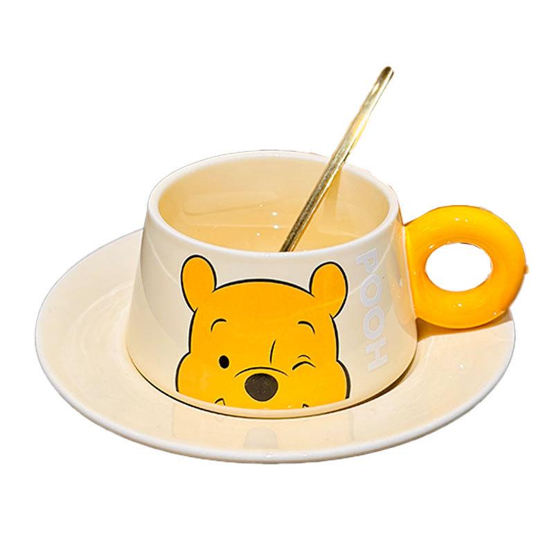 Niedliche Cartoon Erdbeerbär Keramik Kaffeetasse und Untertasse Geschenkbox Set Hochwertiges Aussehen Minnie und Mickey Tassen und Untertassen für den Heimgebrauch