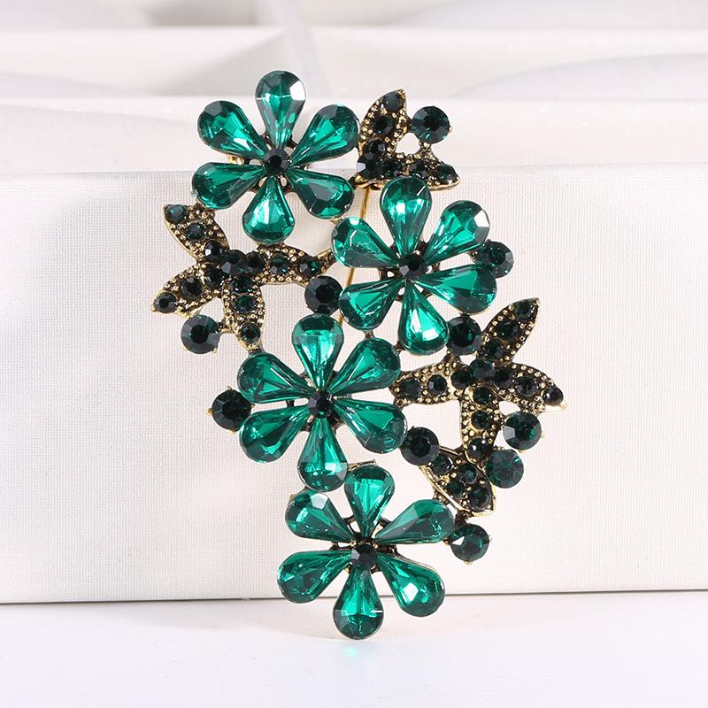 SKEDS Luxury Women Fashion Creative Rhinestone Glass Brooches Pins Lady Designer Gorgeous Crystal Badges Corsage Accessories