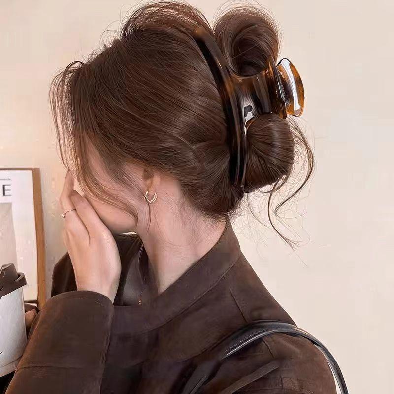 Elegant Large Hair Claw Clip for Thick Hair - High-End Korean Updo Shark Clip