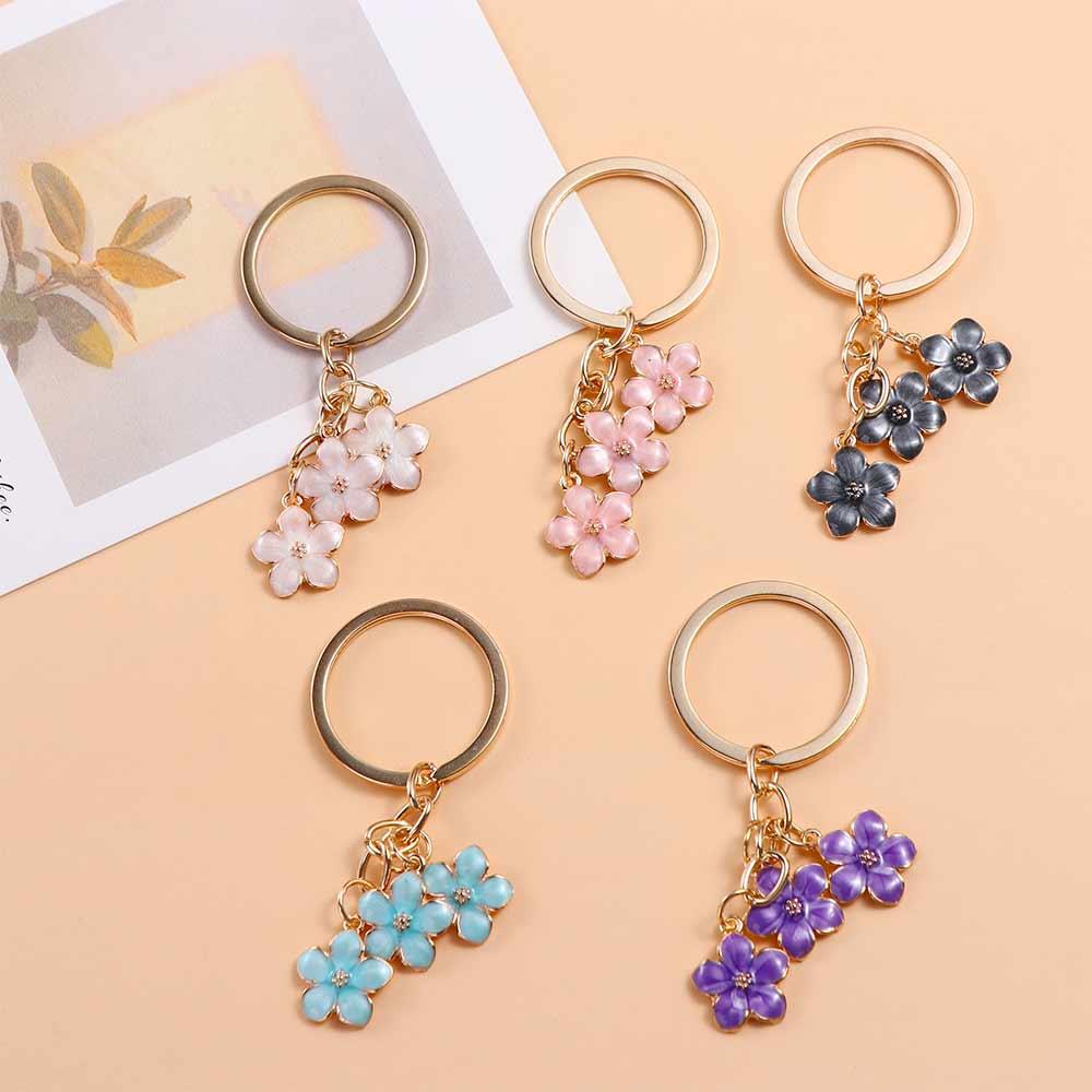 

Enamel Colorful Sakura Flower Keyring Sweet Car Key Holder Fun Decorative білий