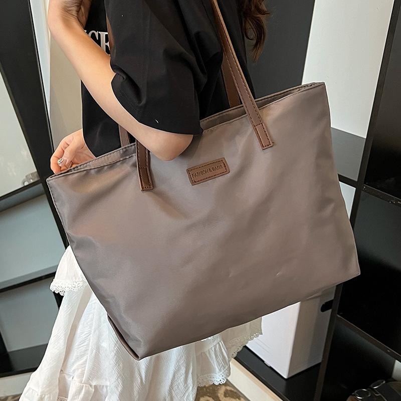 Large Capacity Commuting Bag for Women New Casual Carry-on Shopping Bag Shoulder Bag College Student Class Tote Bag