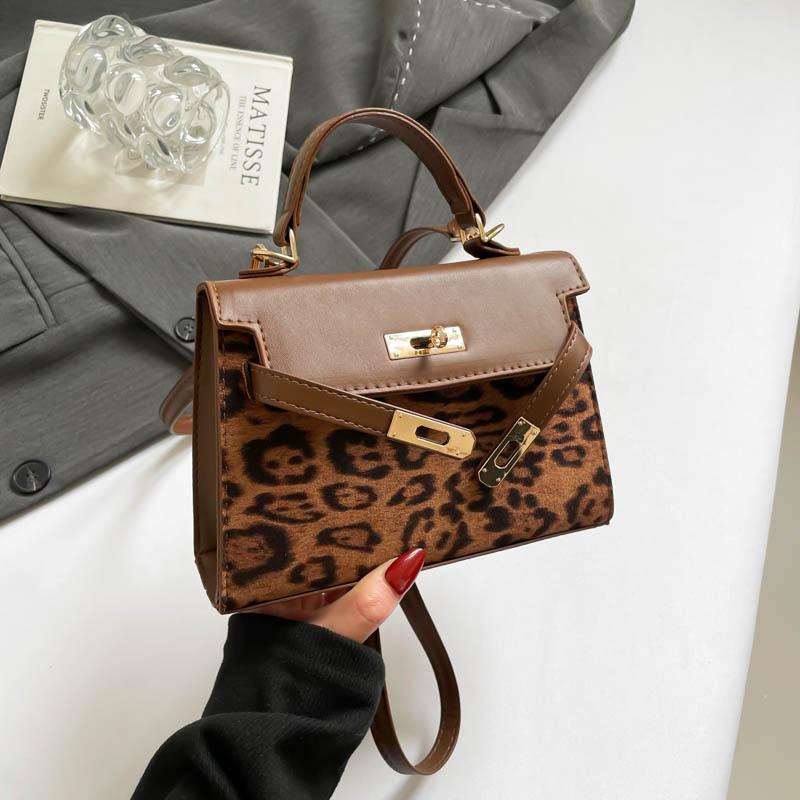 

Retro texture handheld women s bag autumn new popular leopard print underarm bag fashionable versatile single shoulder diagonal span bag