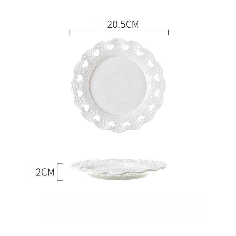 

Тисненая тарелка с надписью «love», чисто-белая тарелка в форме сердца с прорезями, бытовая тарелка для овощей, круглая тарелка, тарелка для торта, керамическая тарелка для дим-самов.