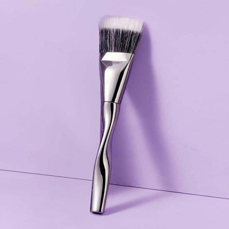 

Professional Hair Face Makeup Brush Long Handle Blush Brush With 3Pcs Powder Cream Puff Concealer Brush Beauty Makeup Tools 1Pcs