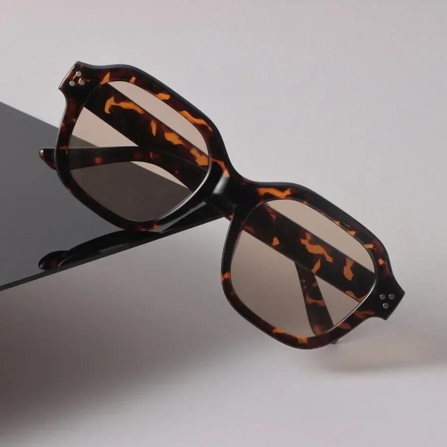 Retro Classic Square Sunglasses For Women Men Stylish Minimalist Female Male Fashion Glasses