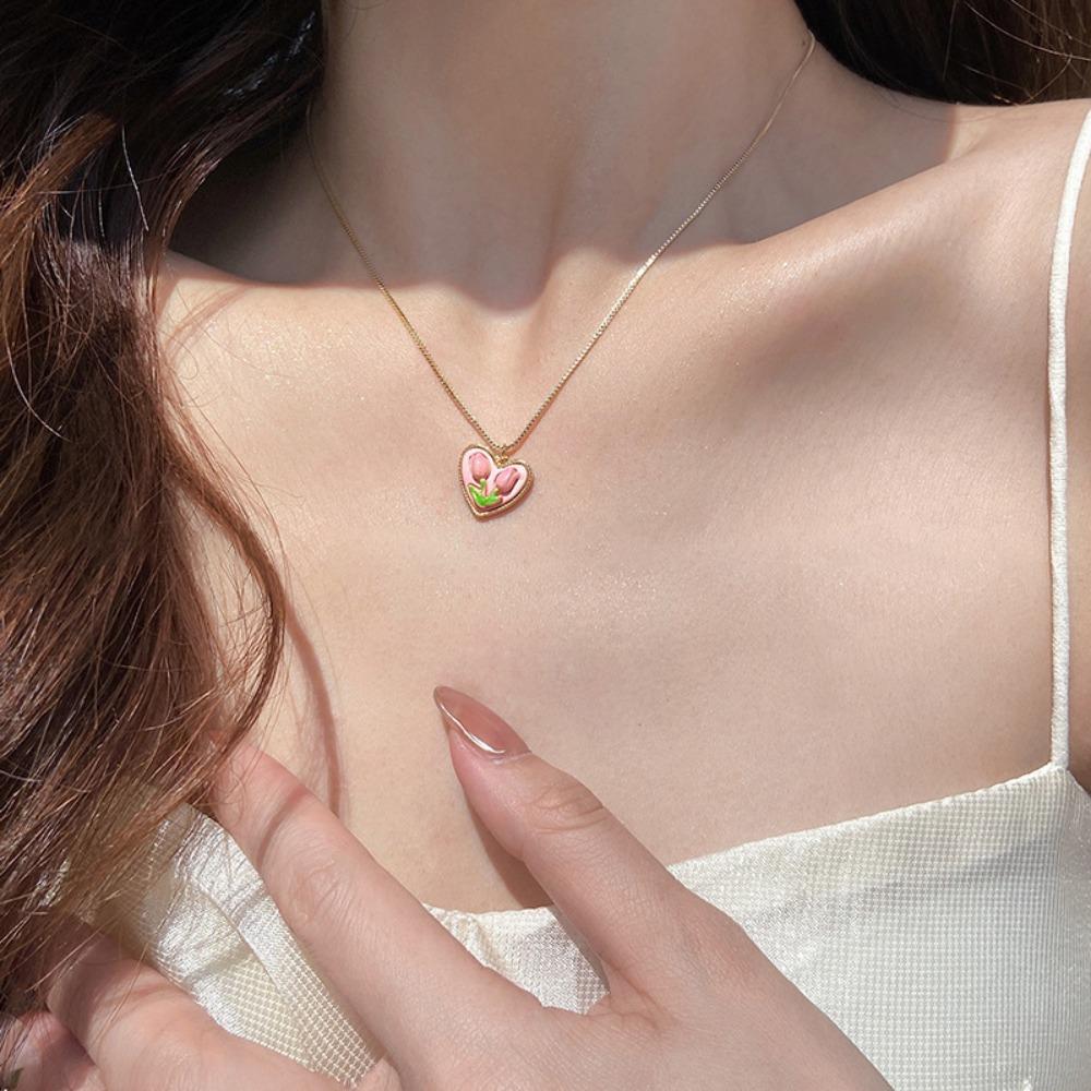 Temperament Tulip Chain Necklace Asymmetric Imitation Pearl Necklace Simple Tulip Earrings Gift