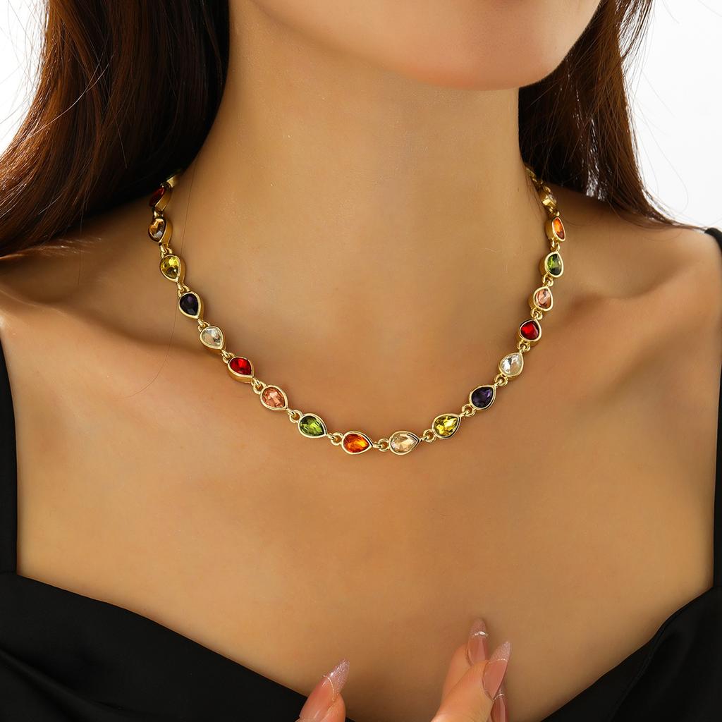Color water drop necklace Fashion high-end light luxury temperament Clavicle chain Exquisite and elegant banquet accessories