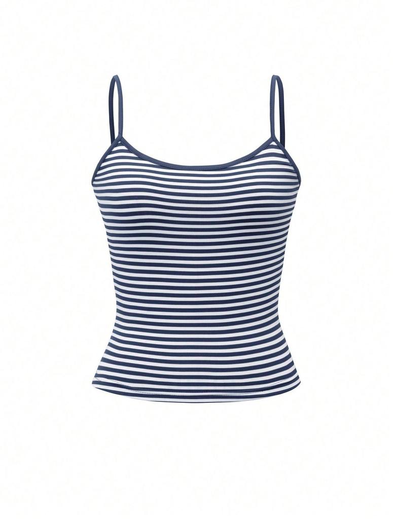 European Striped Strapless Crop Top - Sexy, Versatile, and Essential for Spring/Summer Outings and Commuting