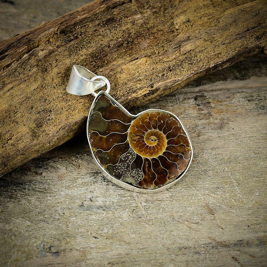 

Ammonite Fossil Gemstone Handmade 925 Sterling Silver Jewelry Pendant 1.73 M-117