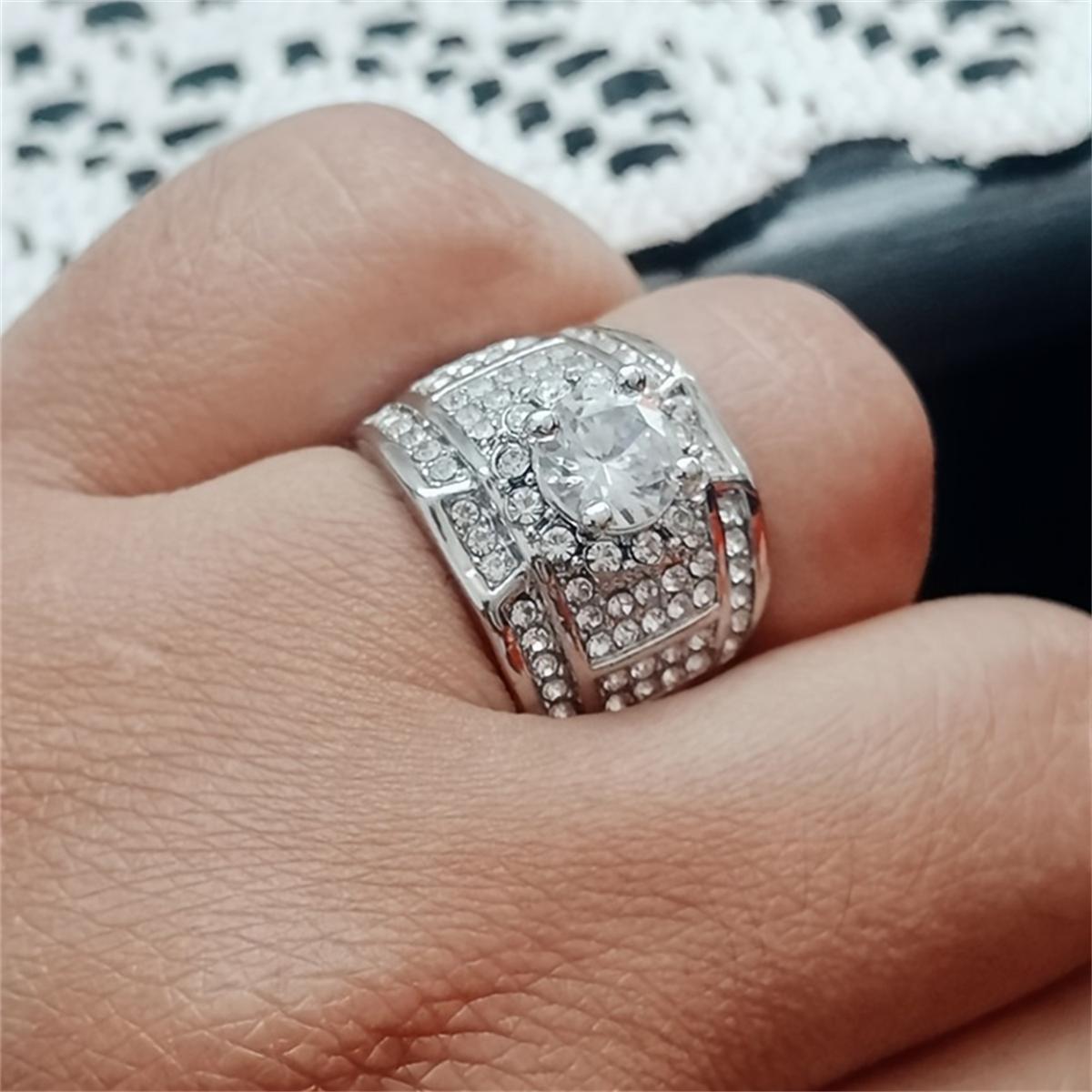 Потрясающее обручальное кольцо с микроциркониями в винтажном стиле на день святого — фото 3