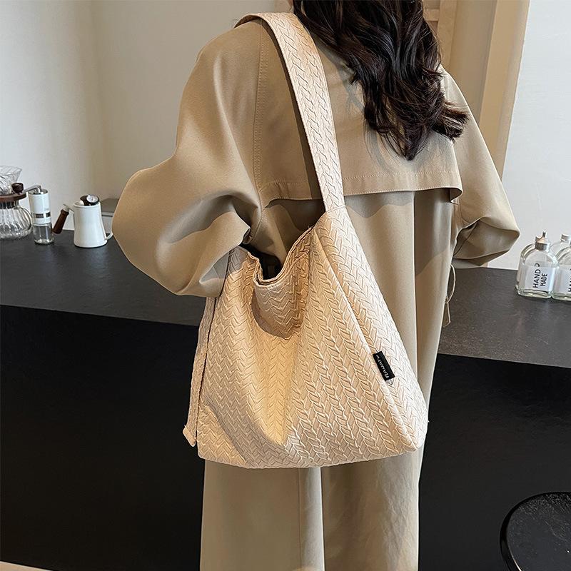 Wrinkled Cloth Bag Large Capacity Commuting Tote Bag Casual Lightweight Versatile One-shoulder Crossbody Bag