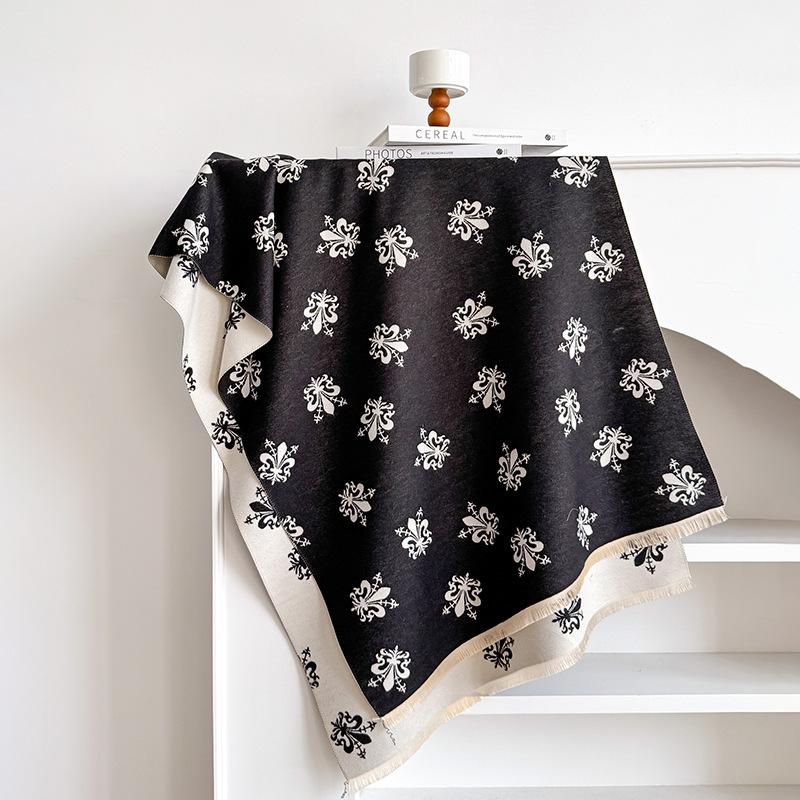 Retro butterfly high-end imitation cashmere scarf for women in autumn and winter, thickened outer layer, warm office shawl