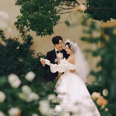 French Retro Wedding Dress Couple Dress White Light Wedding Dress