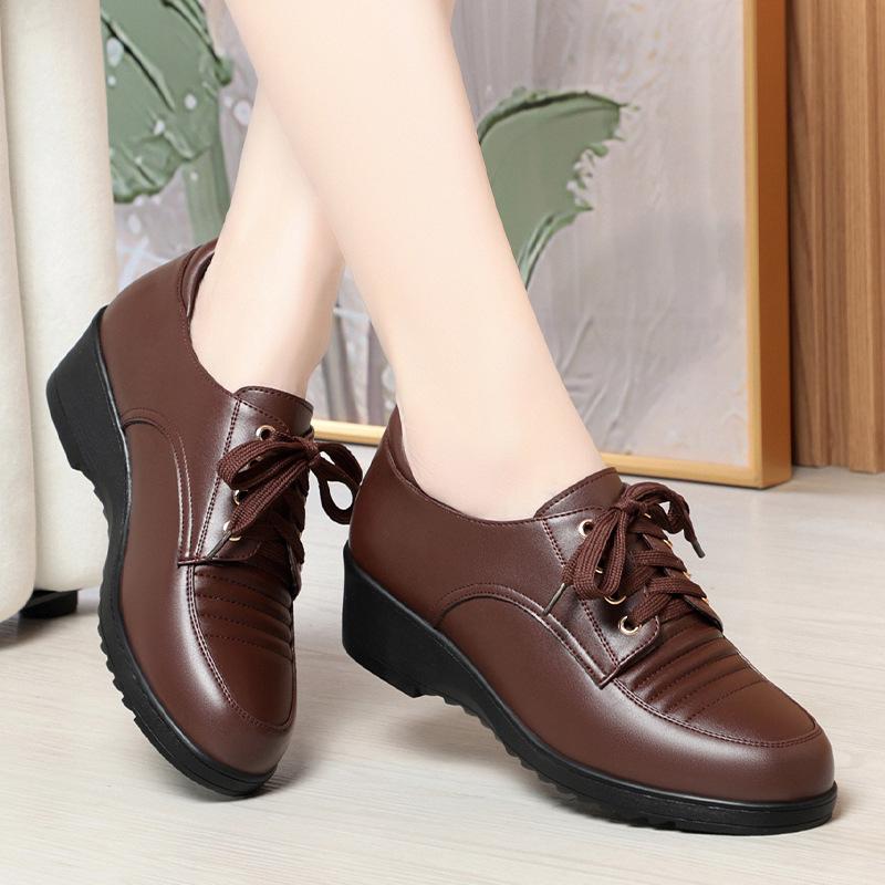 

Модные брендовые женские туфли из мягкой кожи с круглым носком, повседневные, удобные, женские туфли на танкетке, модные туфли для мам, женские туфли для офиса на высоком каблуке 37(Foot23.5cm)