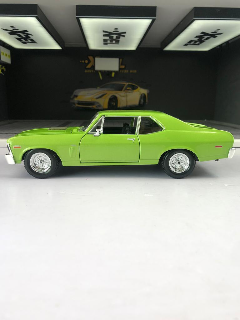 Maisto 1:24 simulated zinc alloy 1970 Chevrolet Nova SS model car, static ornament, metal collectible gift car