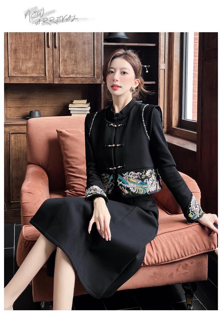 2026 Spring New Arrival: Embroidered Retro Dress & Heavy Embroidered Vest in Chinese National Style