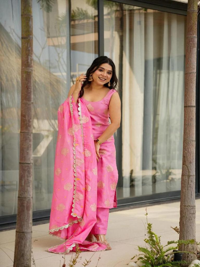 Women Pink Kurta Set with Dupatta – Zari Woven Ethnic Festive & Party Wear