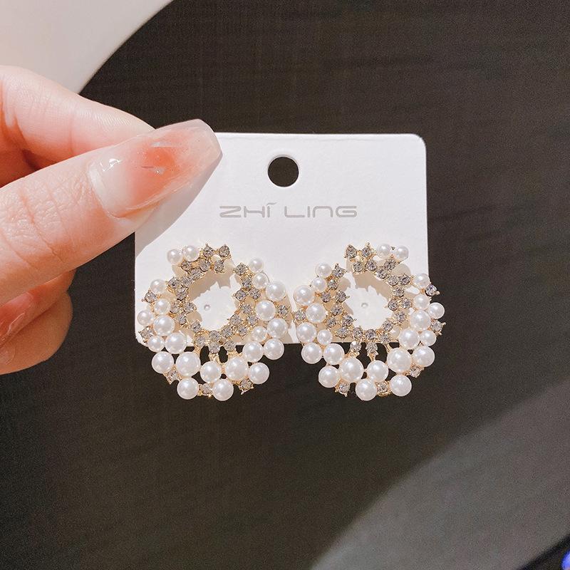 Fashionable and Versatile Retro High-end Round Earrings