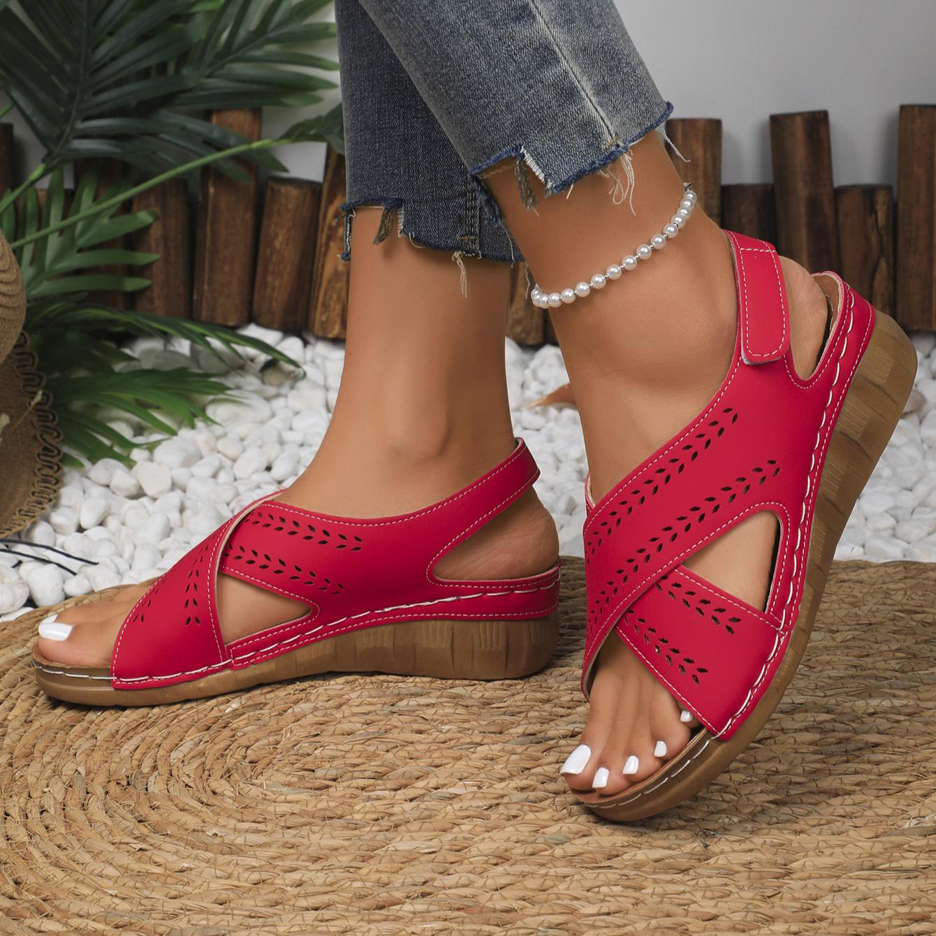 

Сандалии на толстой подошве с наклонным каблуком, большие, с ажурной отделкой, легкие, с мягкой подошвой, на липучках 39 красный