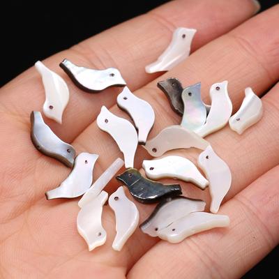 5Pcs/Pack Natural Freshwater Shell Beads with Hole,Birdie Shape Shells Loose Beads for Jewelry Making DIY Necklaces Bracelet Accessories 6x15mm