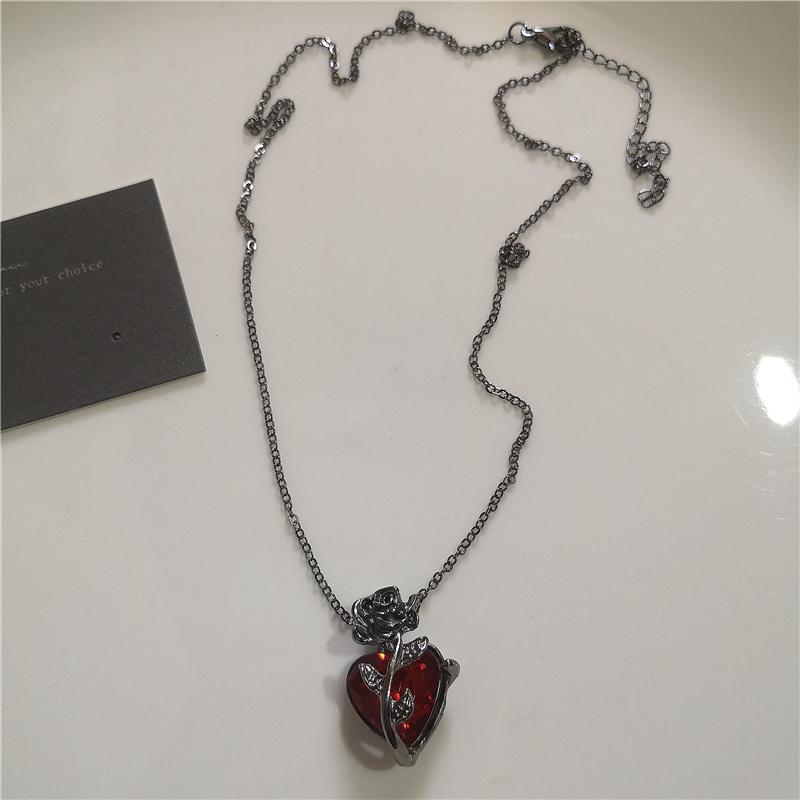 Punk Black Cross Star Pendant Chain Necklace Goth Vintage Red Butterfly PU Choker Men Women Hip Hop Rock Y2K Grunge Accessories