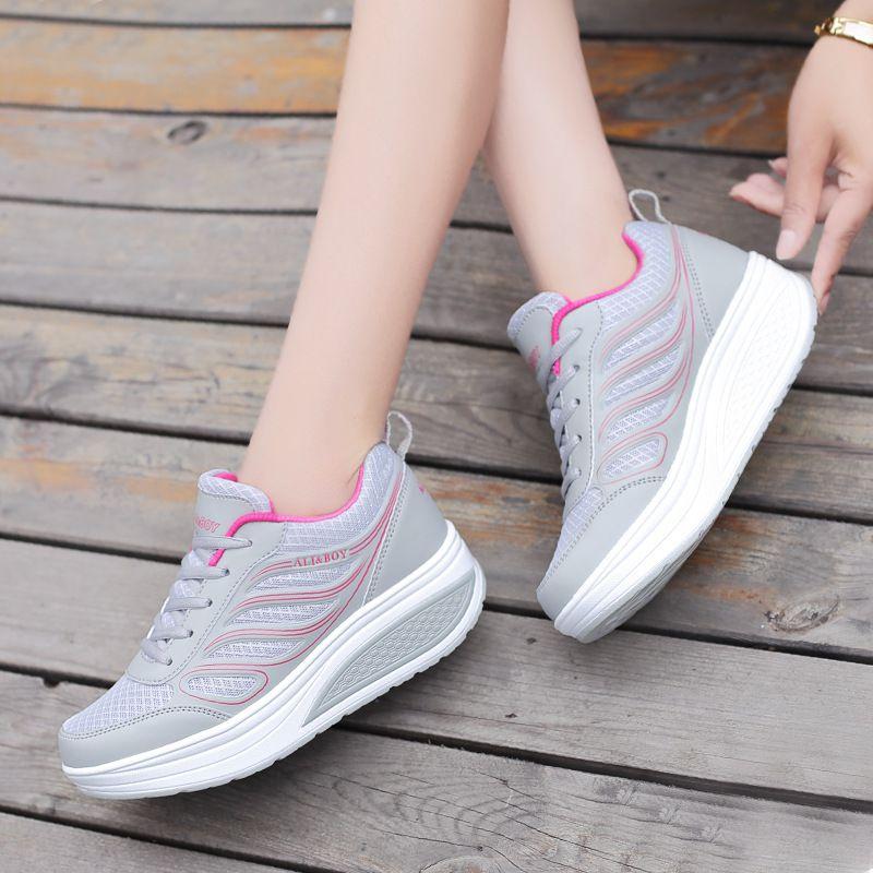 Premium Quality Women Sport Shoes Outdoor Fashion Simple Sneakers For All Seasons