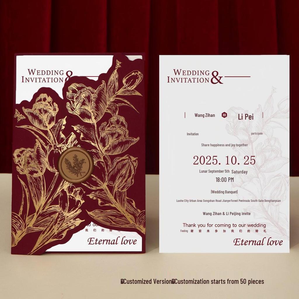 Hochzeitseinladung aus bordeauxrotem Samt mit Wachssiegel – Luxuriös und französisch inspiriert
