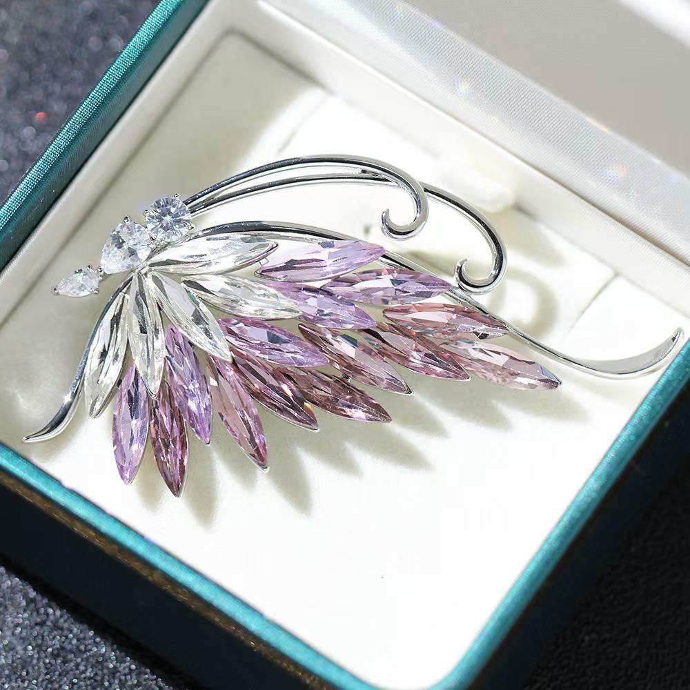 Exquisite Butterfly Rhinestone Brooch - Versatile 3D Floral Alloy Accessory for Women